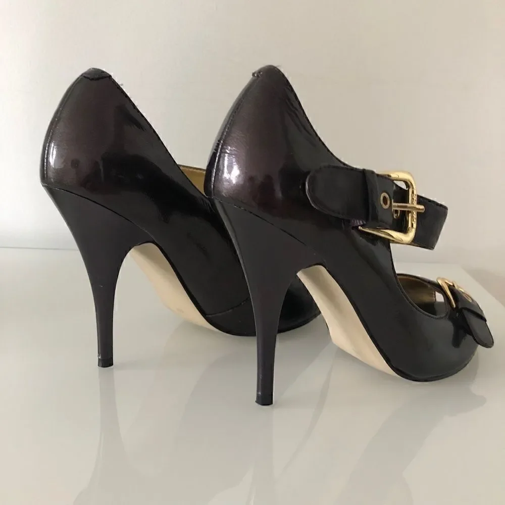 NWOT Guess Heels